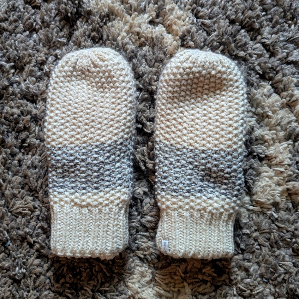 Isotoner Knit Mittens